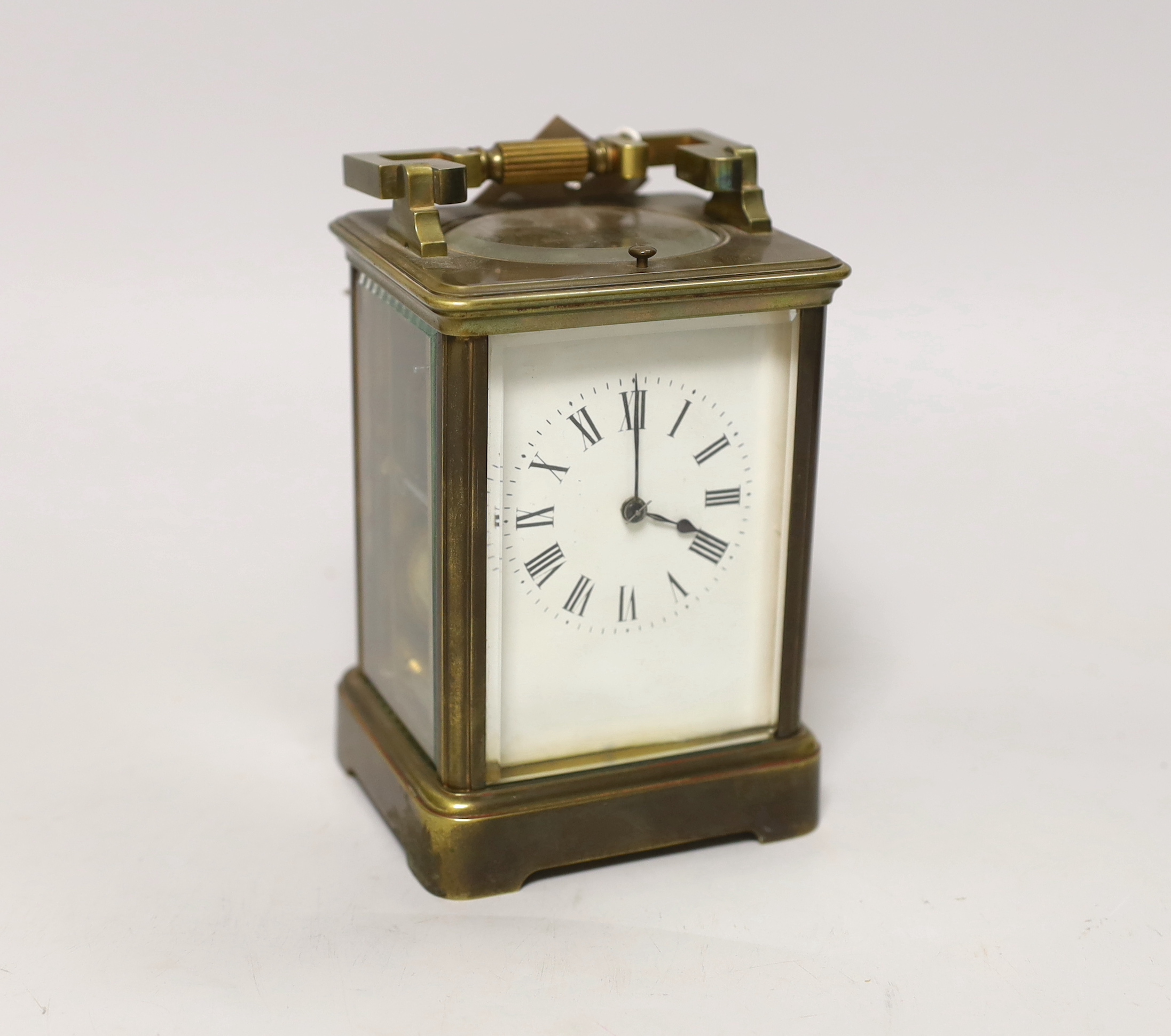 A French brass repeating carriage clock, 15cm